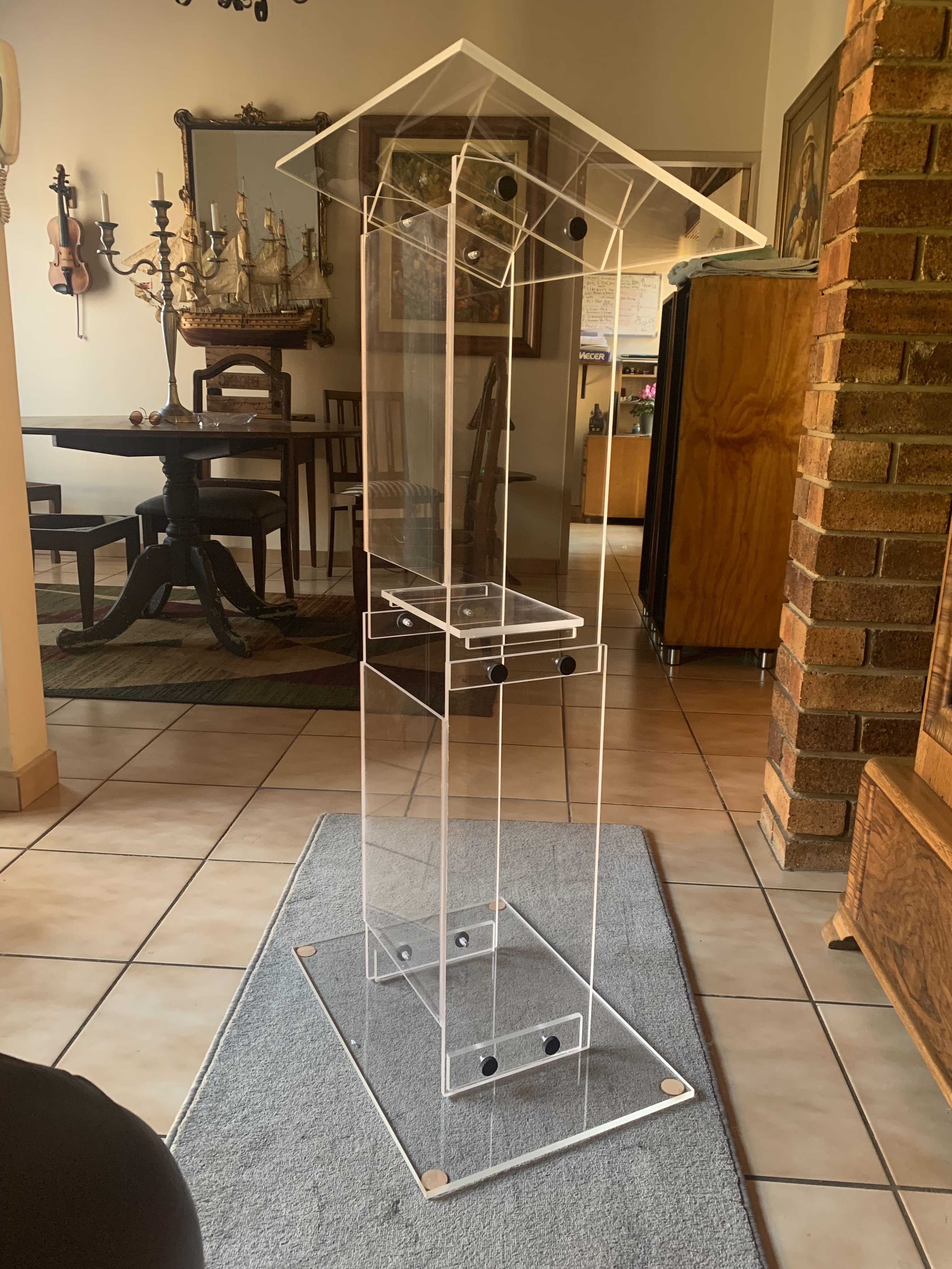 Fold Up Perspex Pulpit (8)